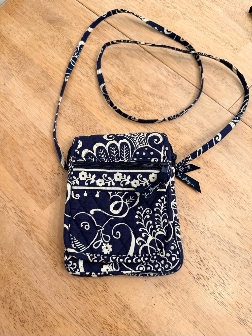 Vera Bradley Navy and Cream Quilted Crossbody Pouch